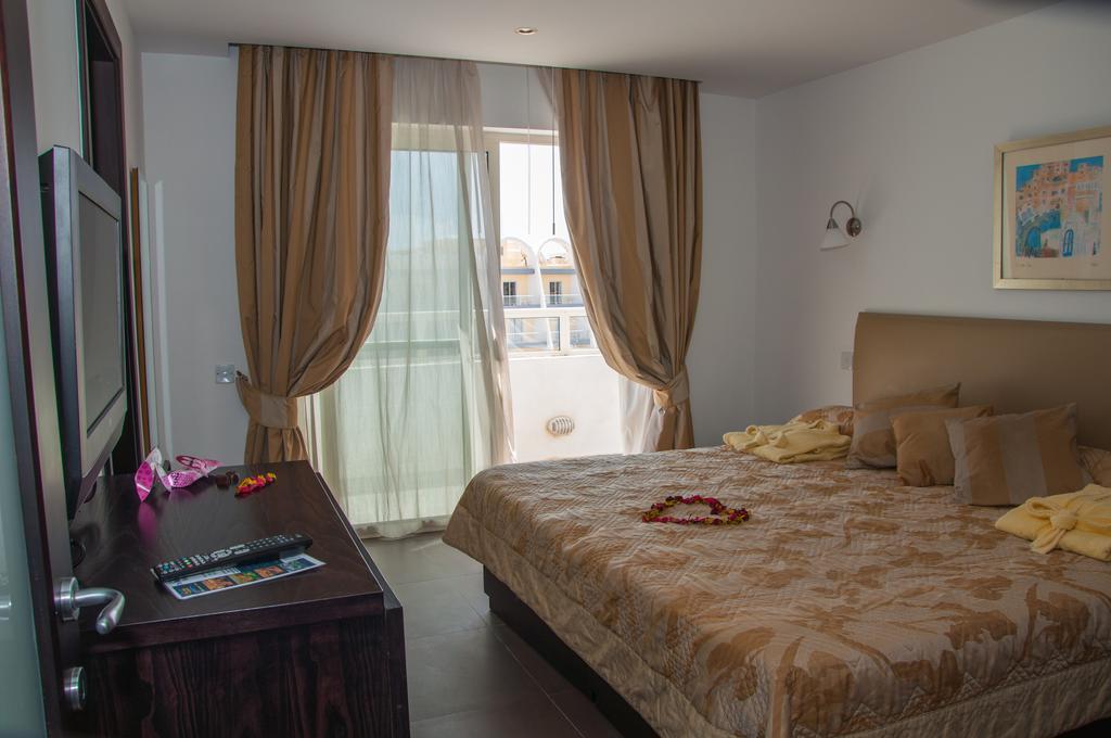 Club Salina Wharf Qawra Quarto foto