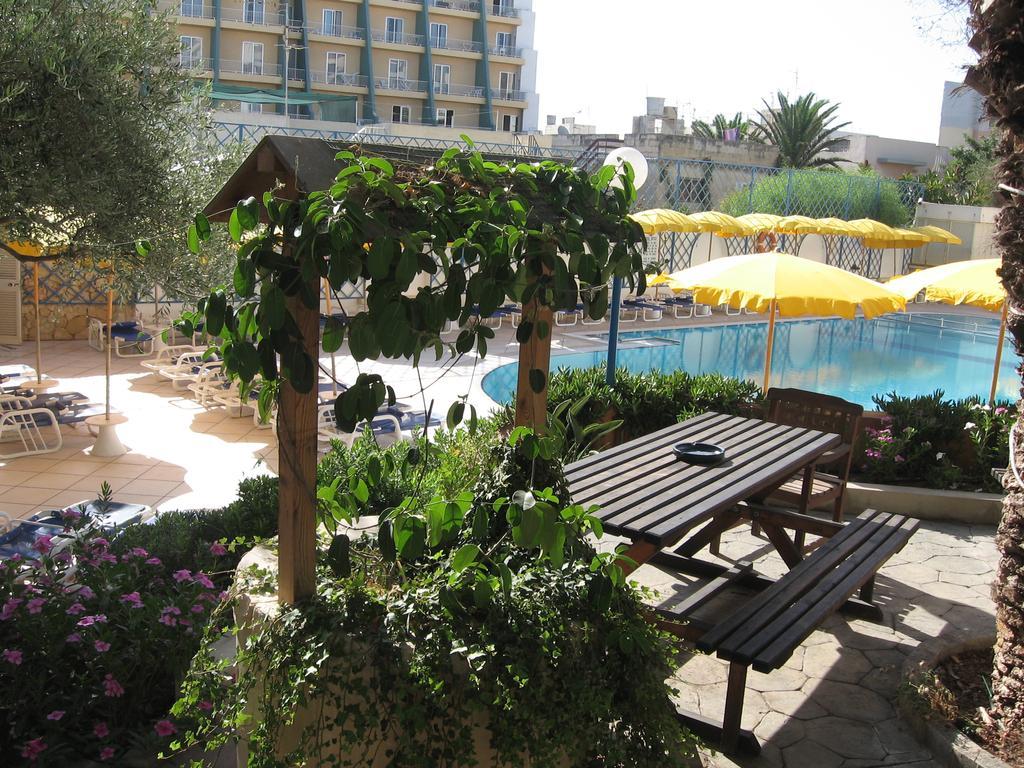 Club Salina Wharf Qawra Exterior foto